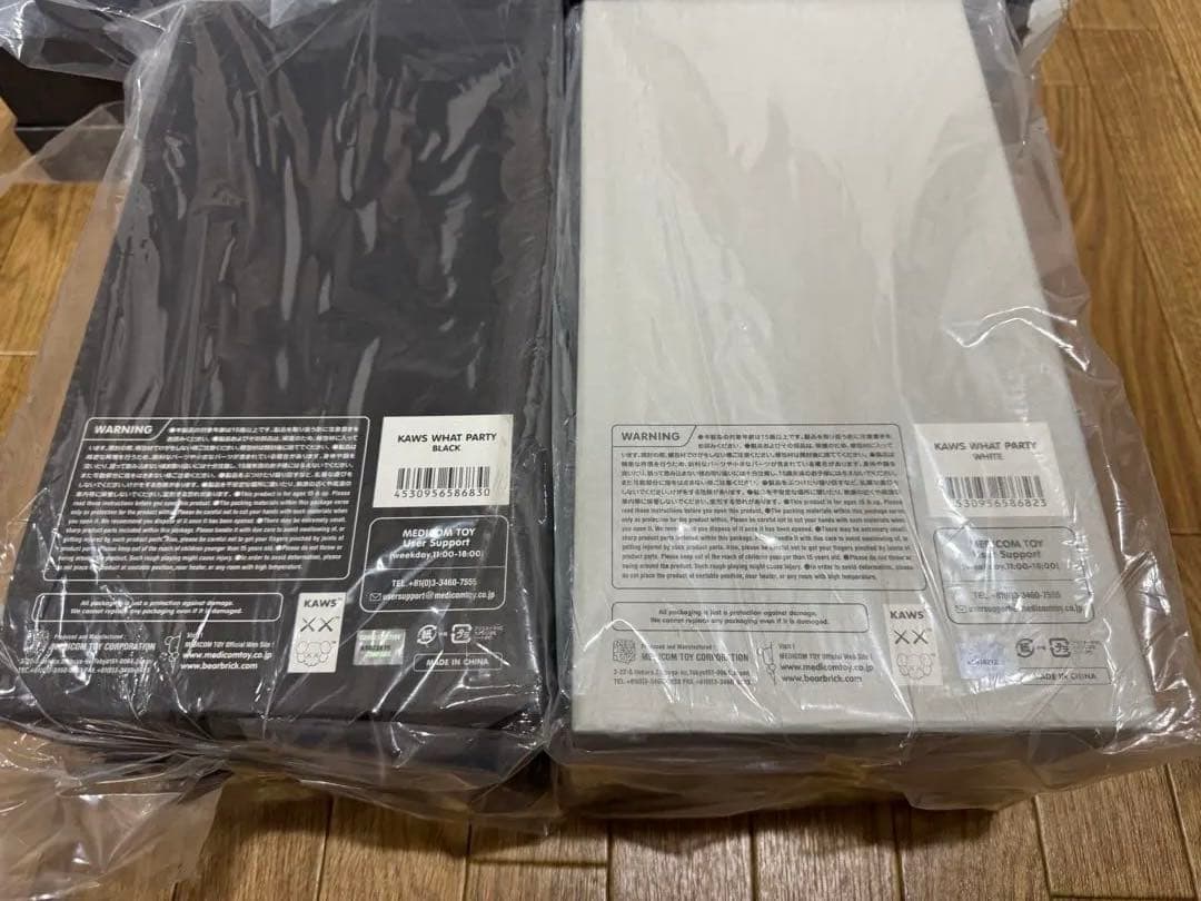 新品未開封 kaws what party figure 5体セット