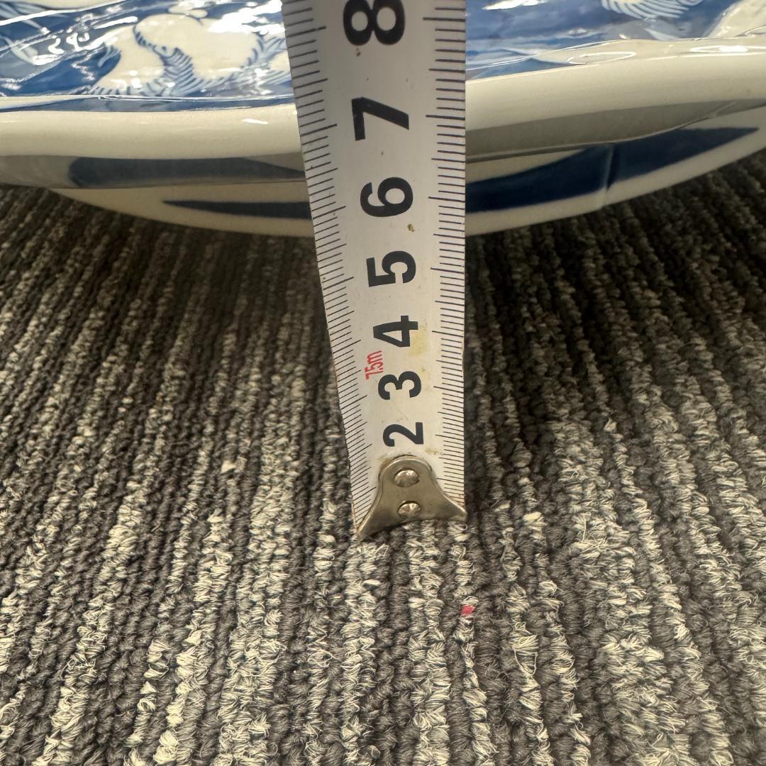 年末値下げ！藍鍋島流水鷺図 大皿 飾り皿 浮彫 浪形皿 共箱 45ｃm