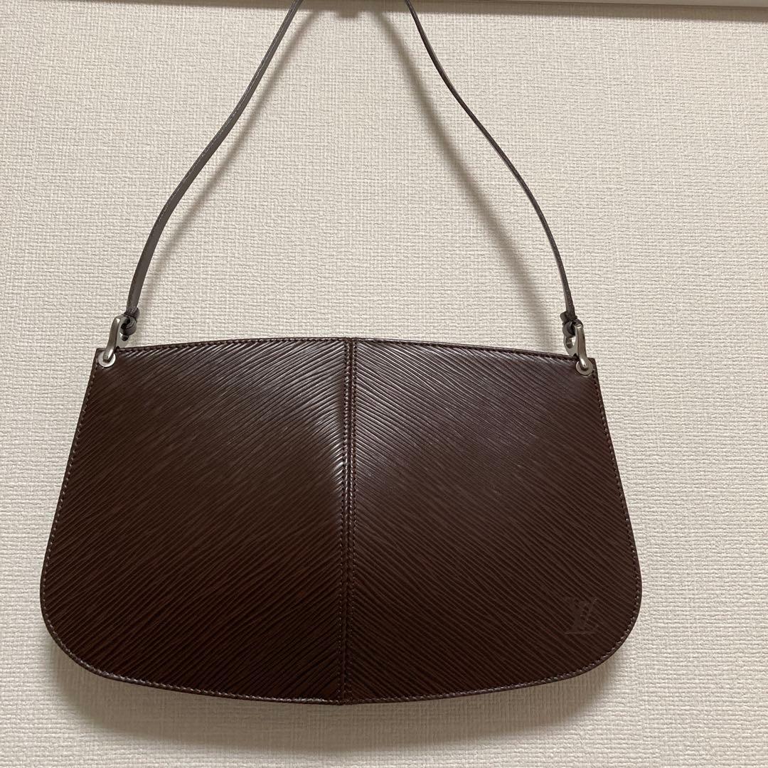 ルイヴィトン エピ ポシェット ドゥミ リュンヌ