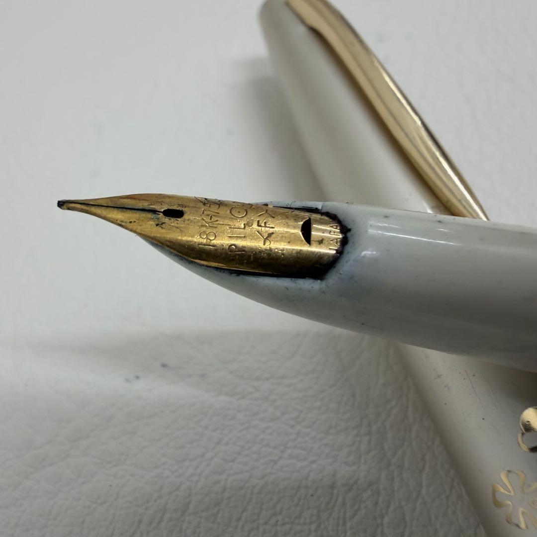 P18【万年筆】パイロット　PILOT 白　クローバー　K18 18K