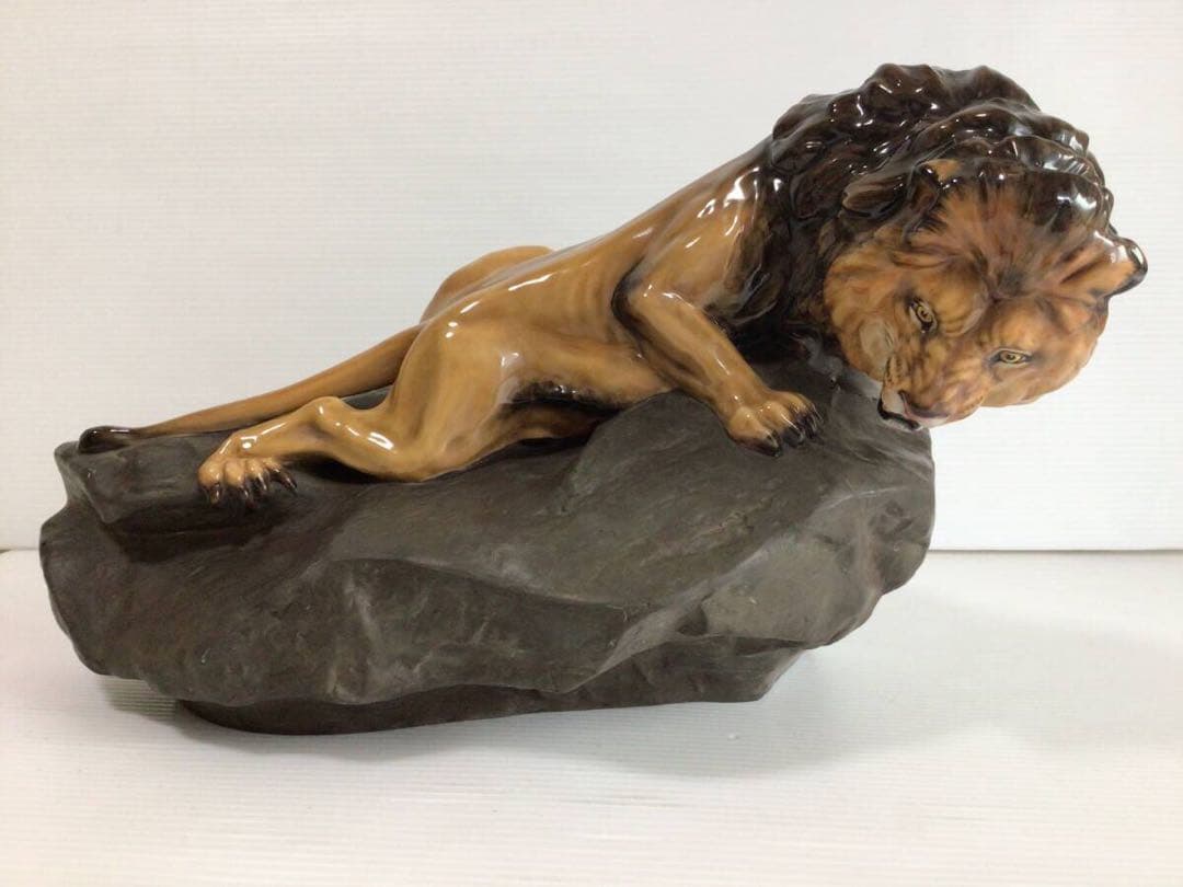 X218 ロイヤルドルトン 岩の上のライオン インテリア 希少