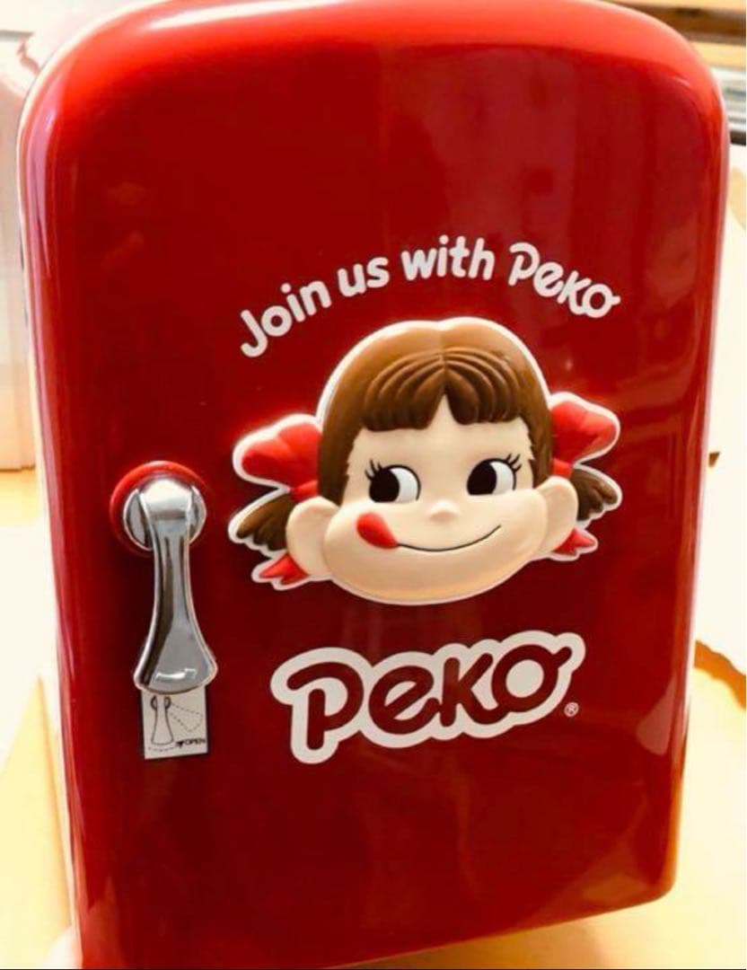 （希少激レア）ペコちゃん まっ赤なミニ冷蔵庫