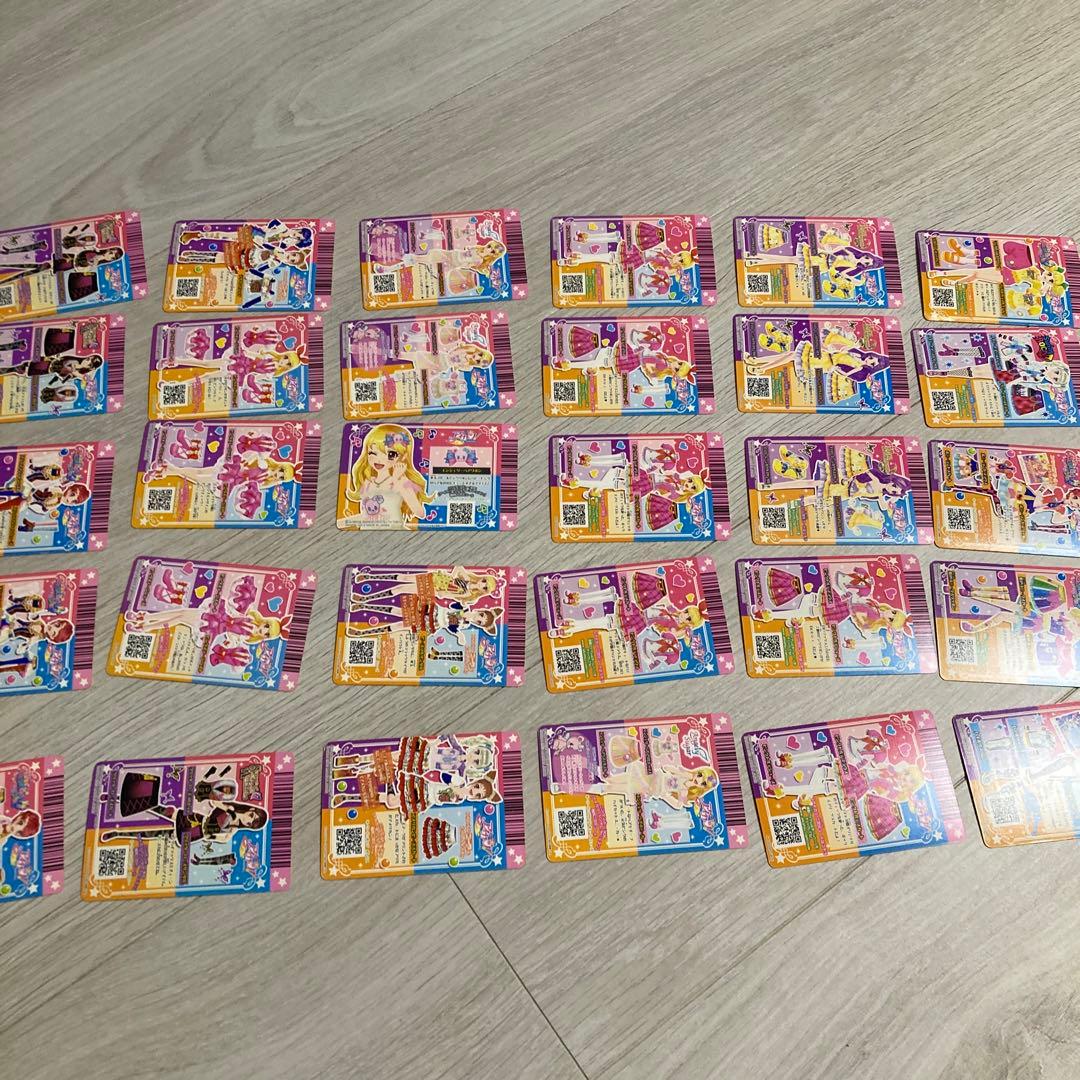 週末限定値下げ‼️カード アイカツ +学生証 合計99枚✨