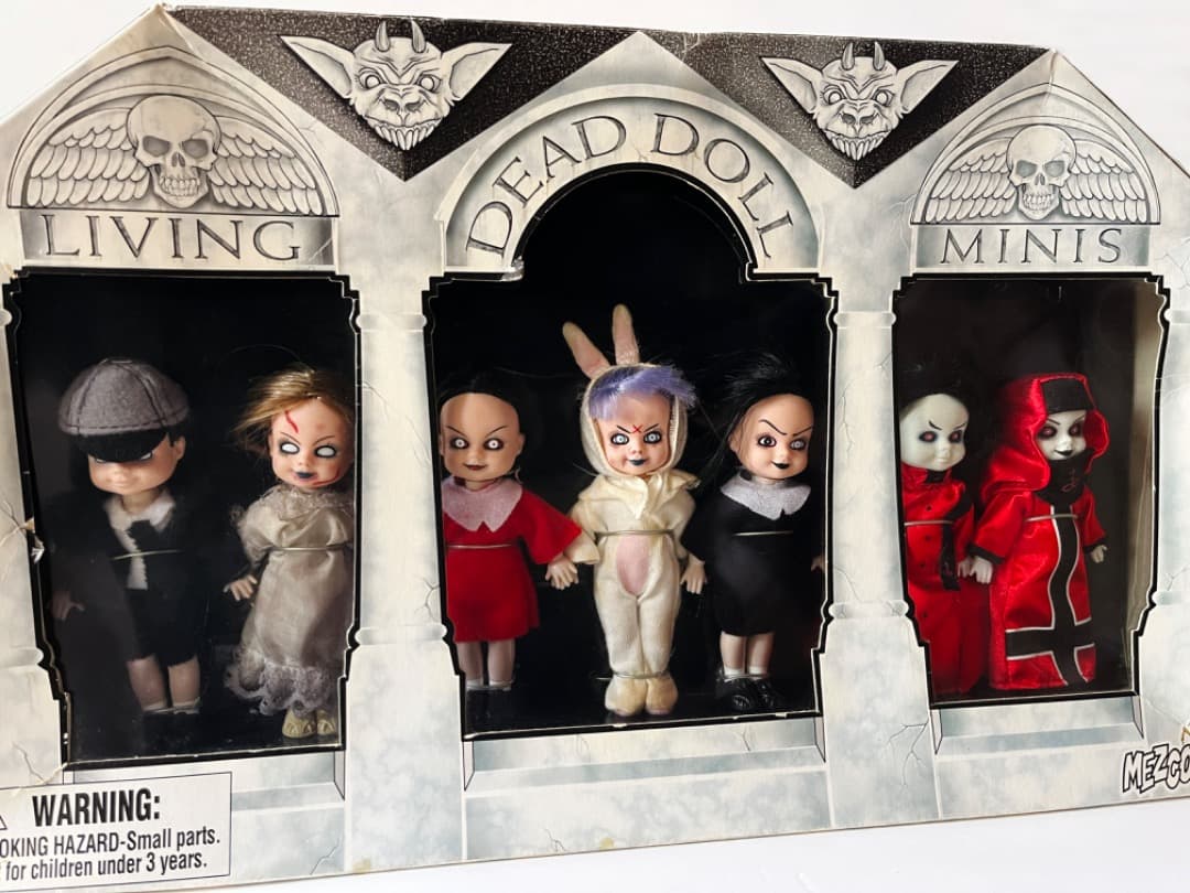 リビングデッドドールズミニ　シリーズ1　霊廟ボックス　7体セット