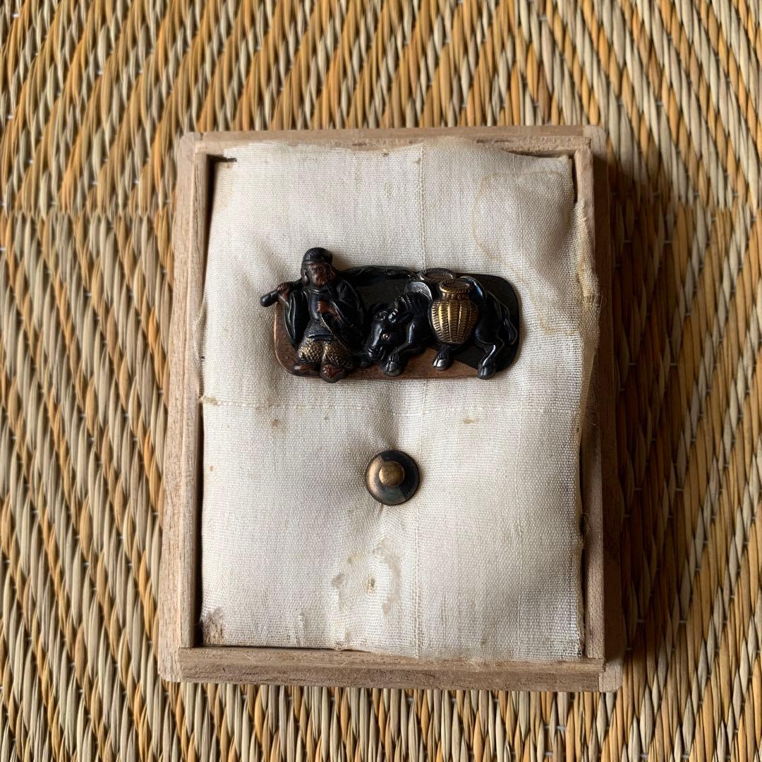 金工 目貫 前金具 赤銅 牛引 戎 金張 木箱 未使用