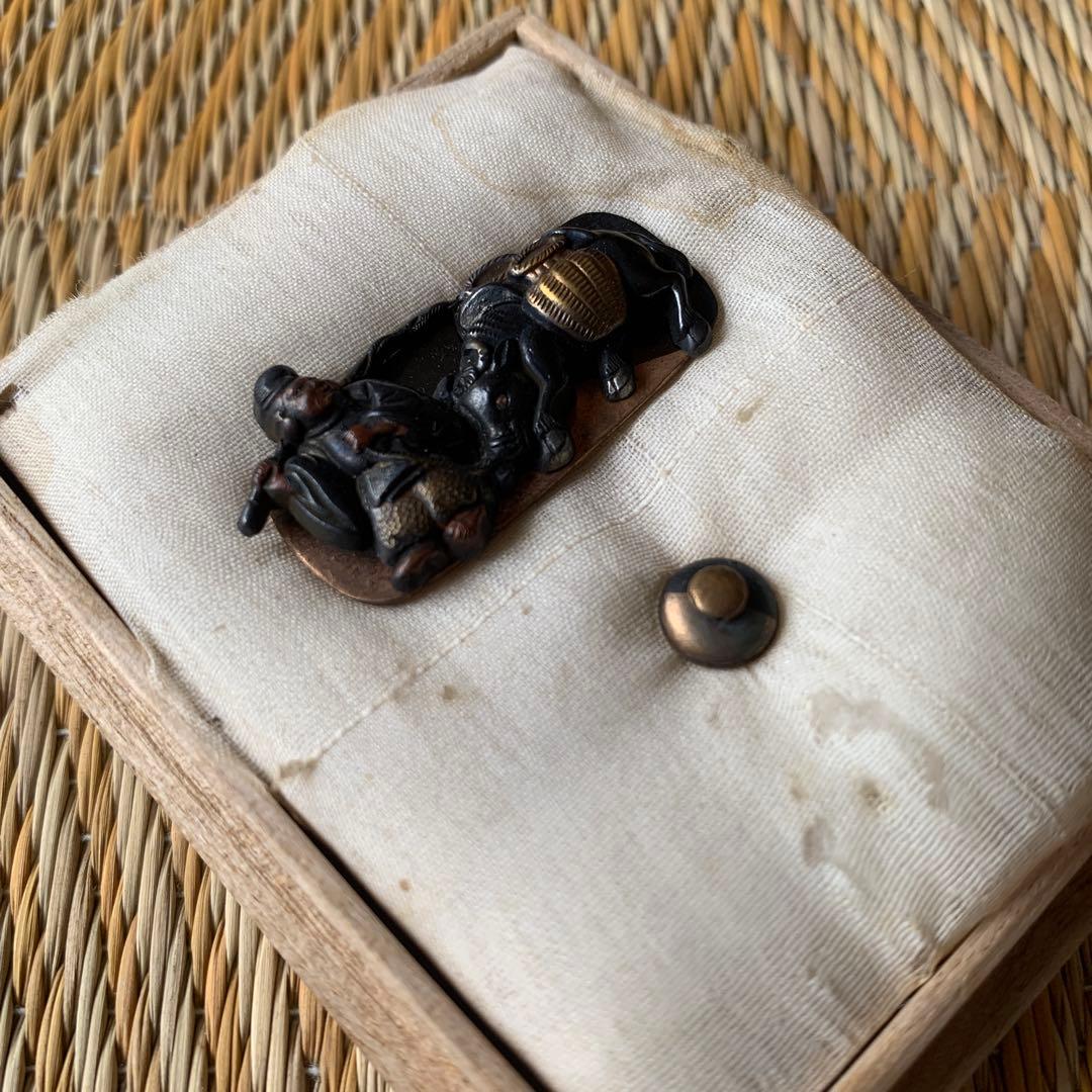 金工 目貫 前金具 赤銅 牛引 戎 金張 木箱 未使用