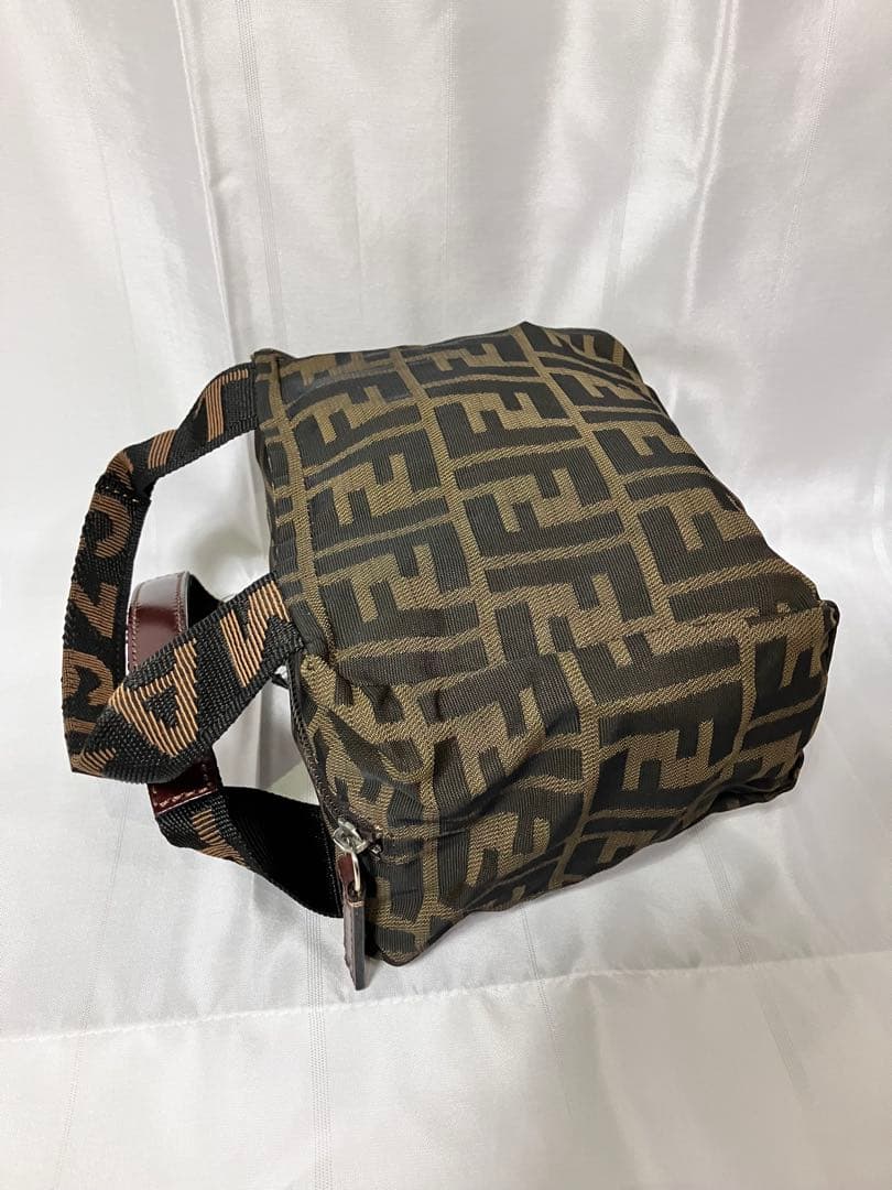 FENDI フェンディ人気 ズッカ柄 ハンドバッグ