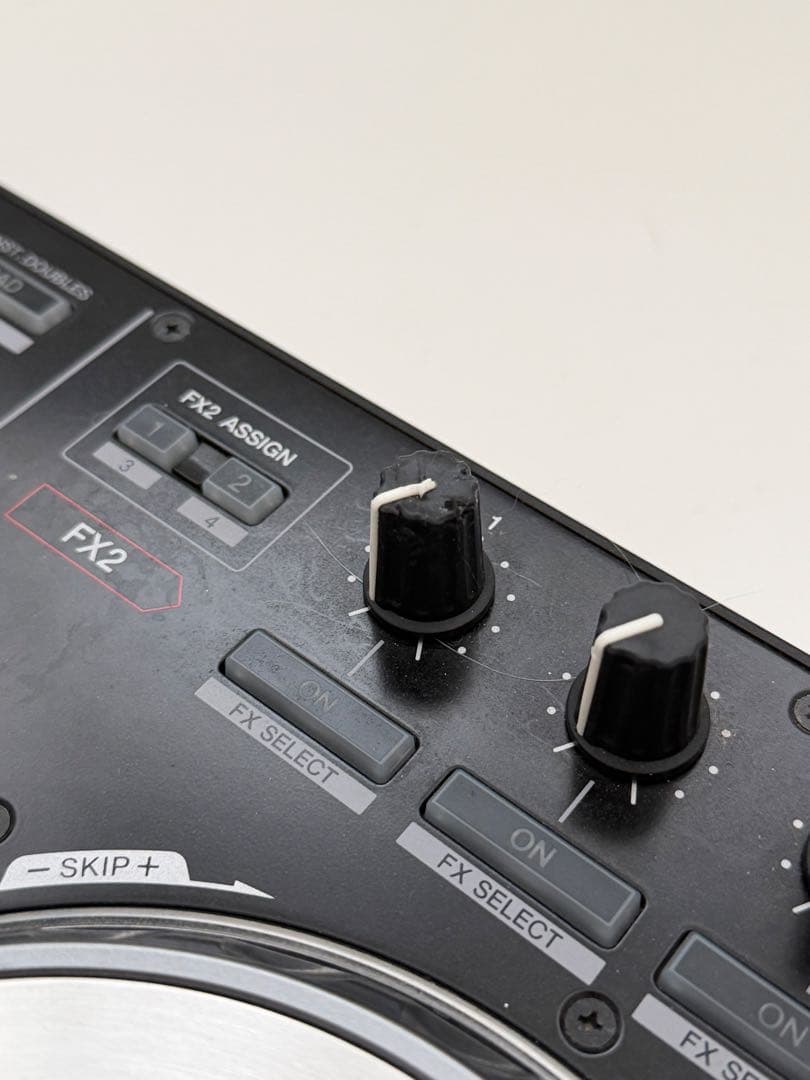 Pioneer DDJ-SR｜動作良好／猫によるツマミ傷あり