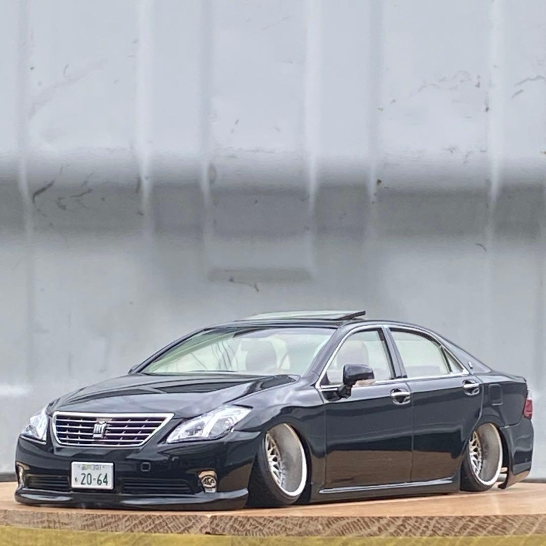 プラモデル完成品　アオシマ 1/24 202クラウンロイヤルカスタム