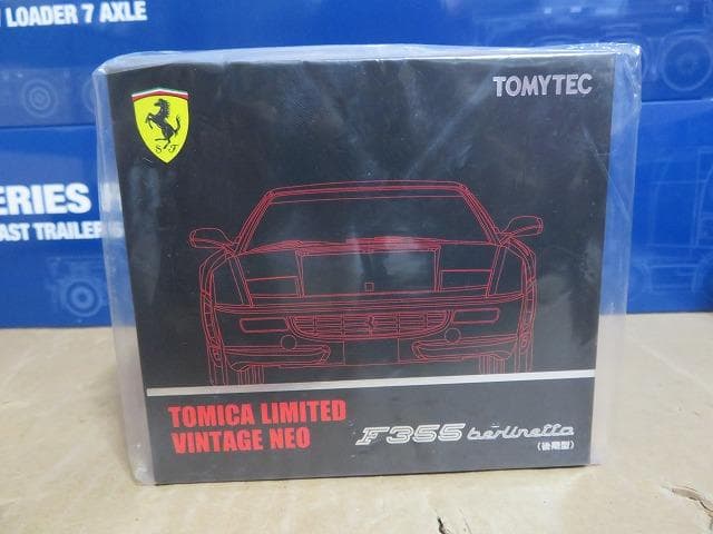 トミカリミテッドヴィンテージ フェラーリ F355 ベルリネッタ/スパイダー 赤