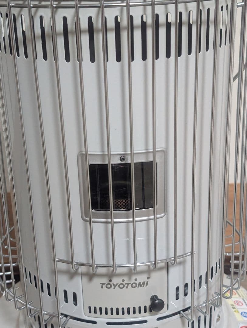 【24年11月購入】トヨトミ KS-67H-W 対流型 石油ストーブ
