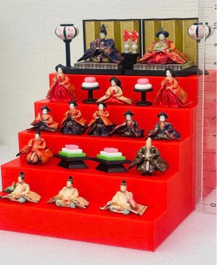 ミニチュア★ひな人形フルセット★フィギュア★1/64★リーメントに★ドールハウス