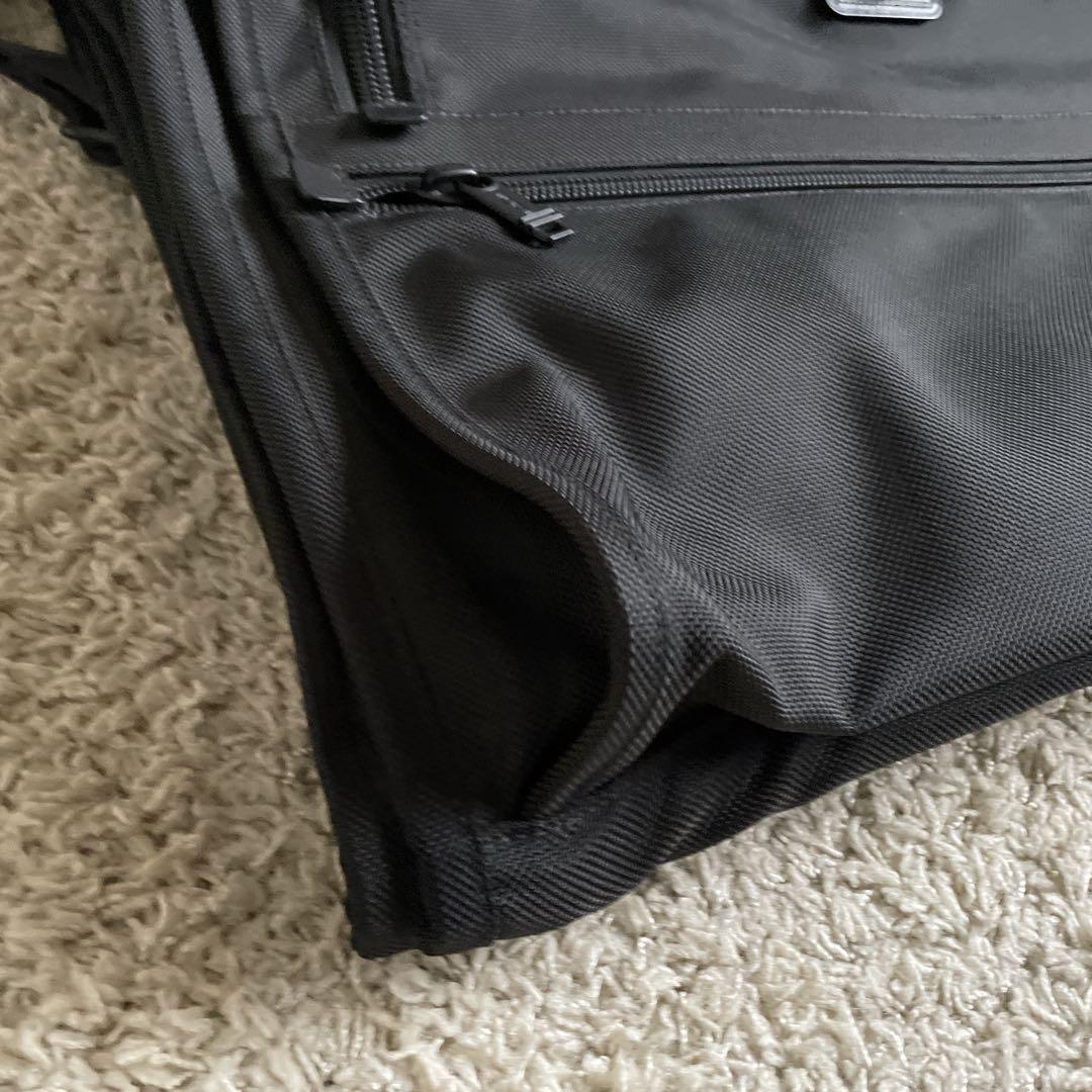 【極美品】TUMI ガーメントバッグ トライフォールド 22133DH ブラック
