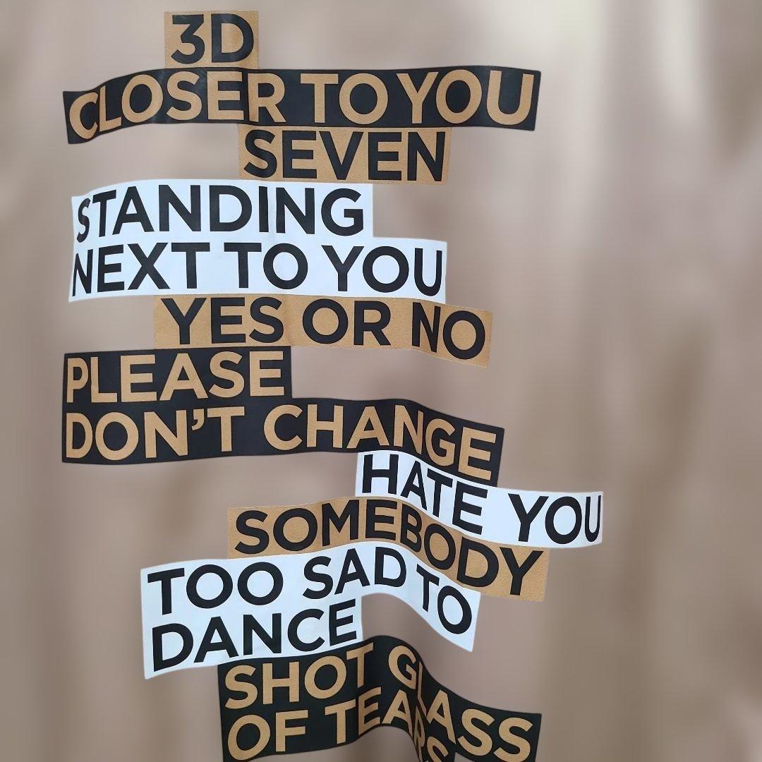 アイドル JUNGKOOK GOLDEN OVERSIZED BOMBER JACKET