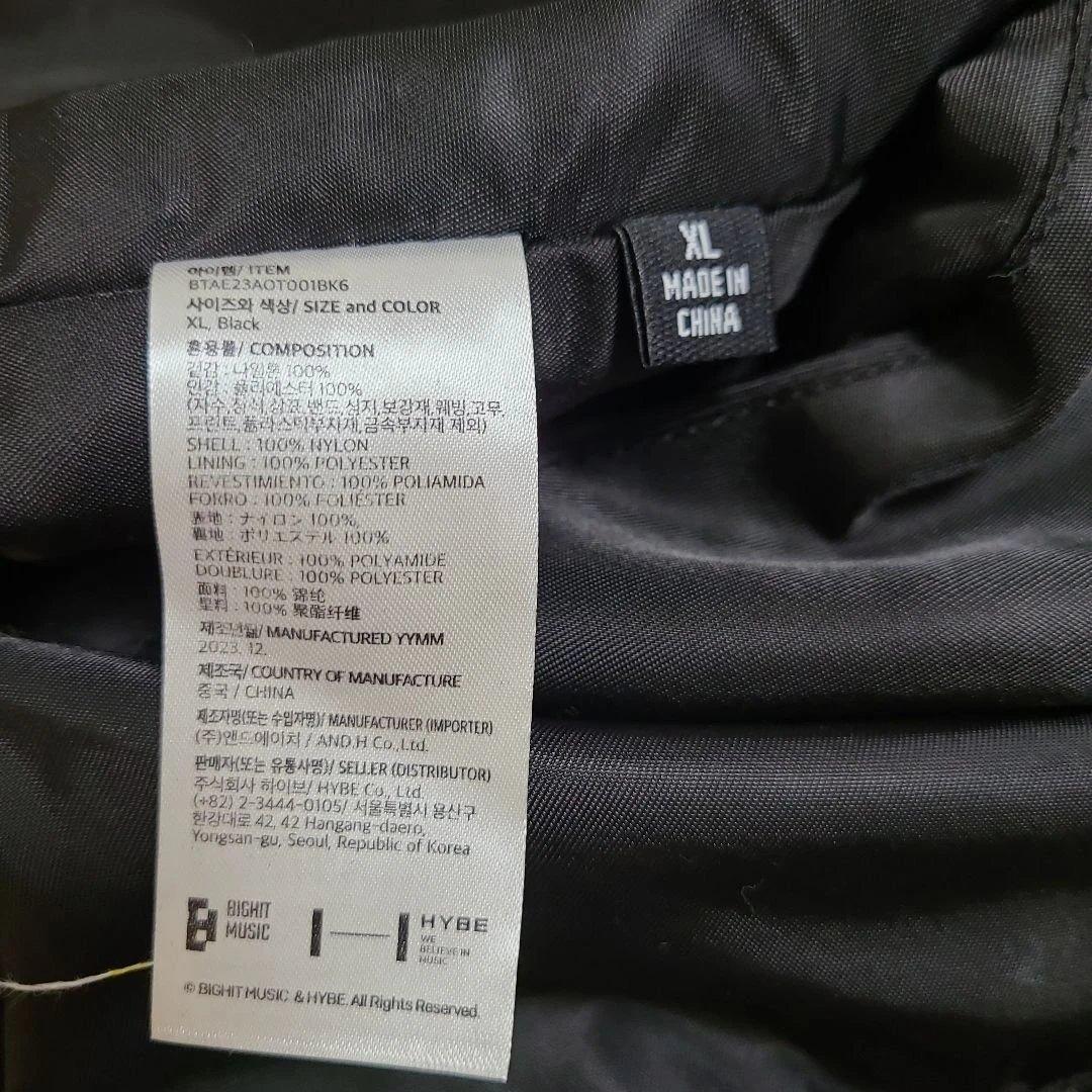 アイドル JUNGKOOK GOLDEN OVERSIZED BOMBER JACKET