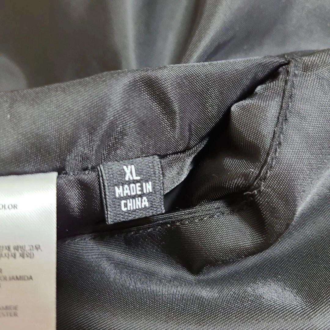 アイドル JUNGKOOK GOLDEN OVERSIZED BOMBER JACKET