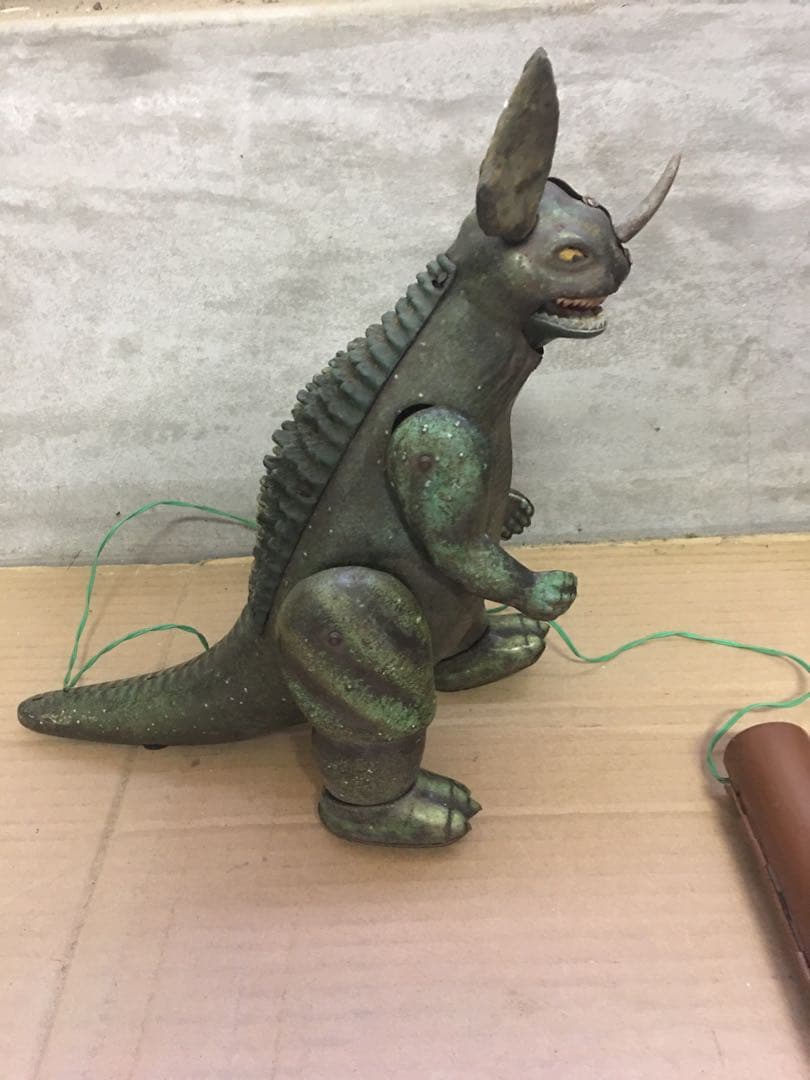 恐怖の地底怪獣バラゴン　ブリキ　ラジコン