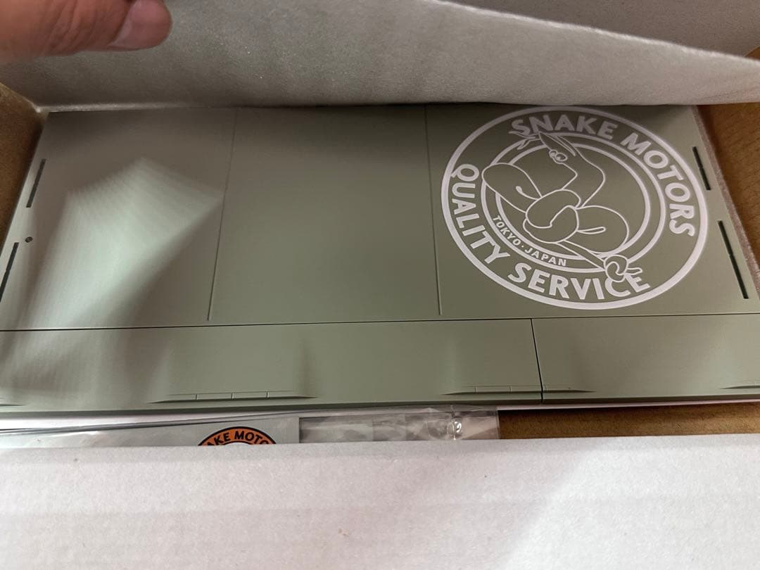 トミカラマ　スネークモータース社屋 ジオラマ　1/64