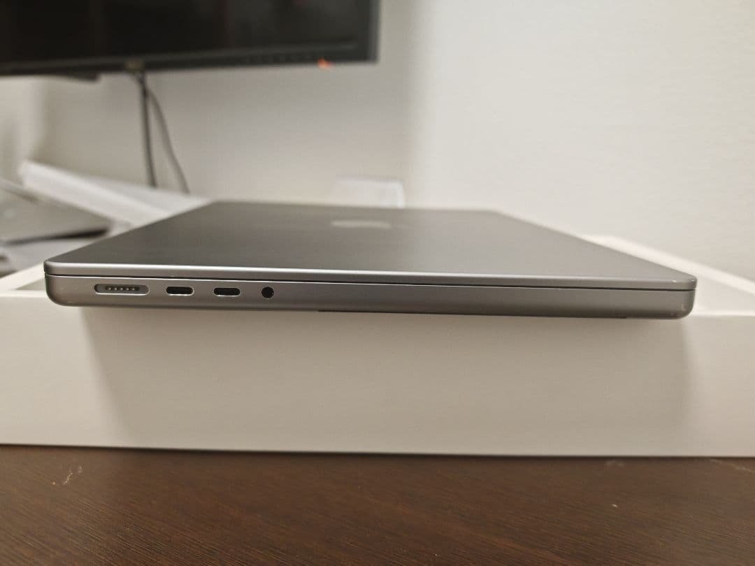 Apple MacBook M1 Pro14インチ 32/512