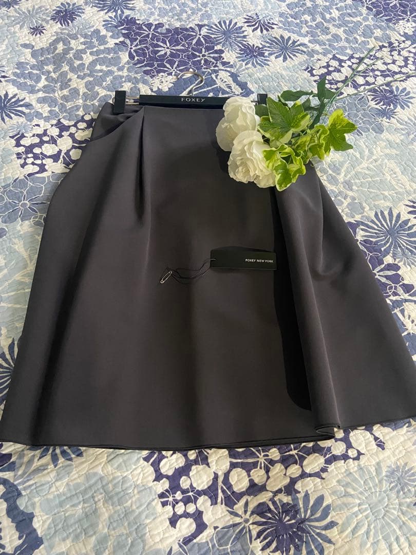 【美品】FOXEY フォクシー　スカート　Irips Flare 38 グレー