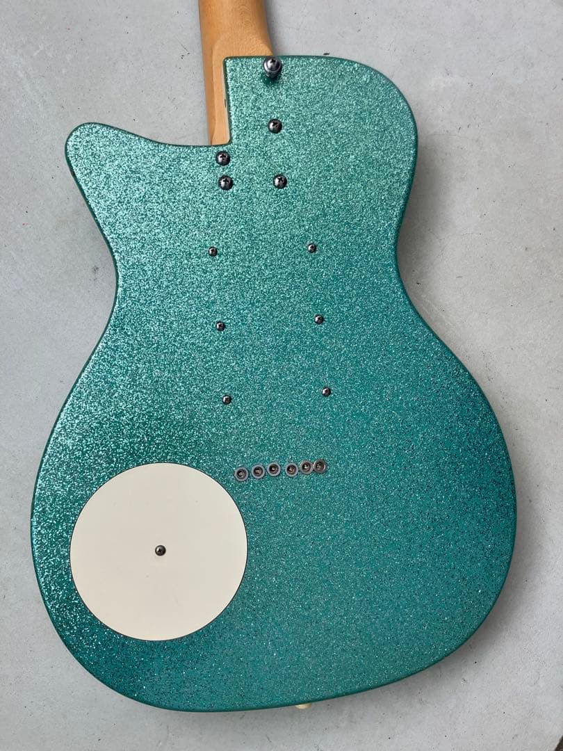 Danelectro 56-U3 スパークルグリーン