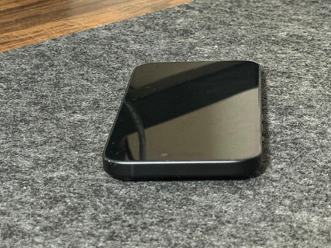 iPhone 15 256GB SIMフリー ブラック 傷あり バッテリー89%