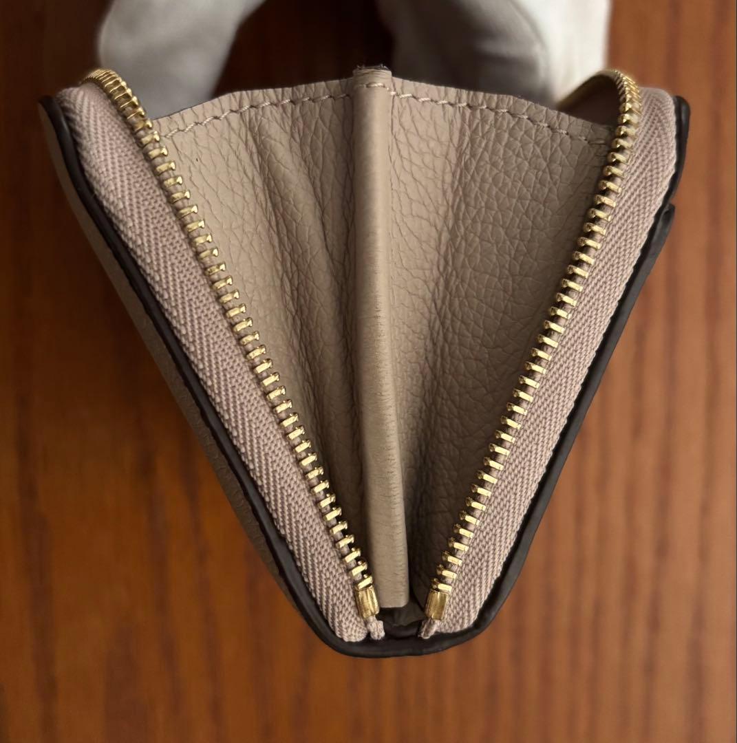 ルイヴィトン ジッピーパース ロックミー ベージュ