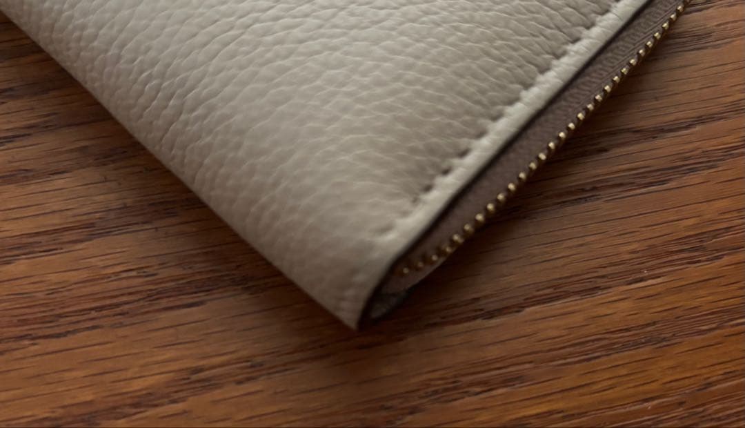 ルイヴィトン ジッピーパース ロックミー ベージュ