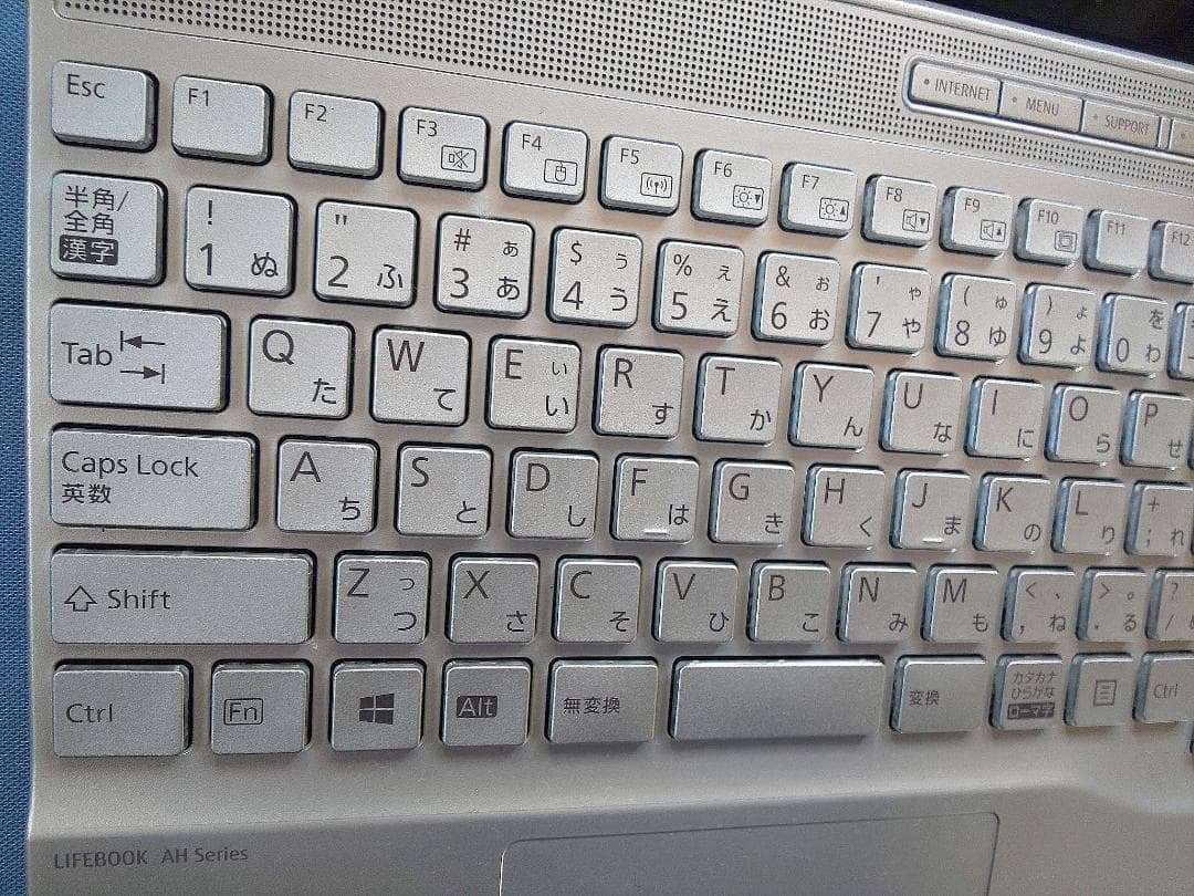 富士通 AH55/E2 i7-10510U/512GB/8GB/Office