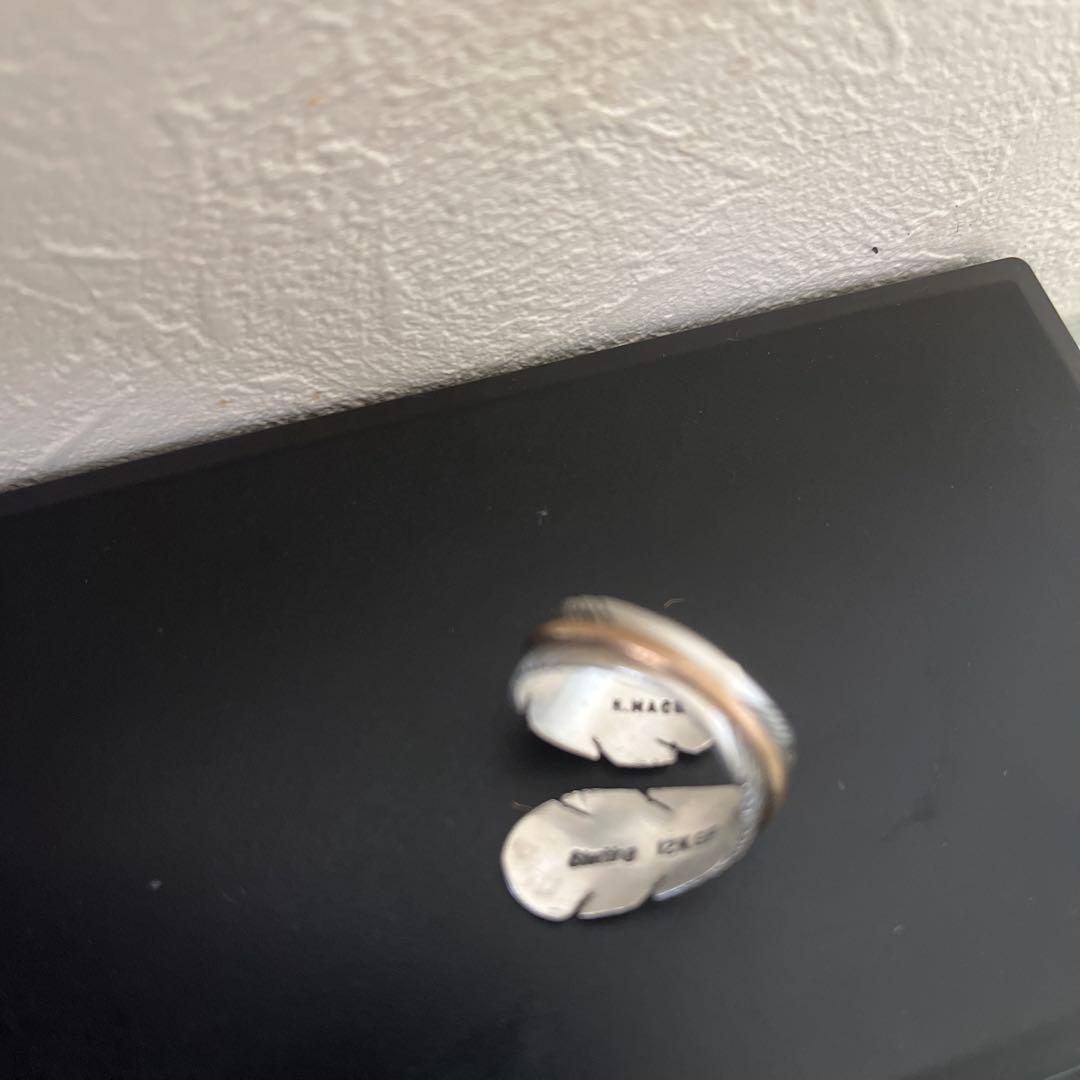 ハーヴィーメイス12KGF フェザー リング