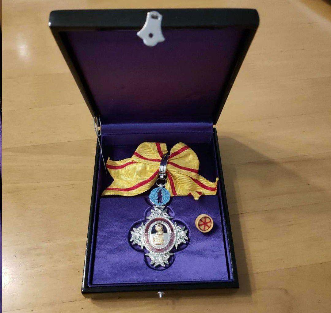 【激レア 美品！】勲六等宝冠章 宝冠波光章 額装 箱 略綬付 完品 本物保証