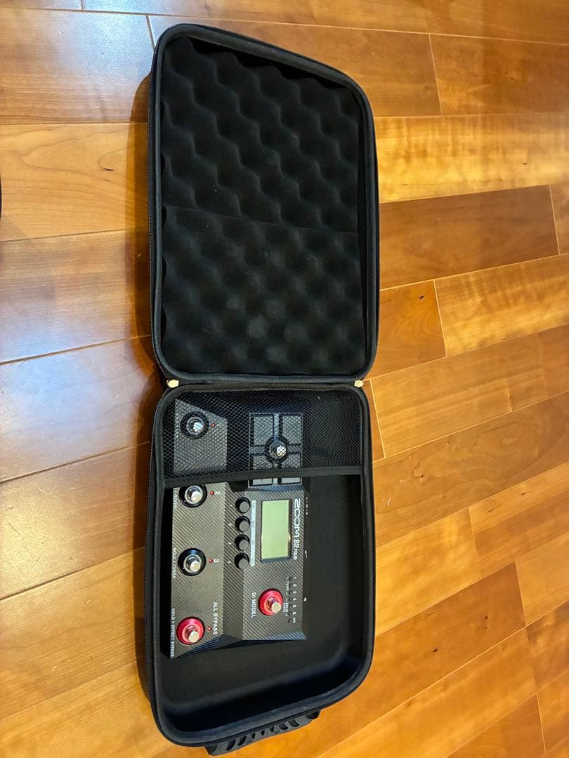 Zoom B2four ケース付き