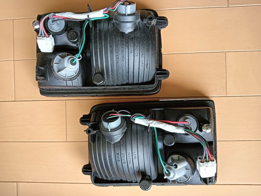 エブリイDA17V 純正テールランプ（新車外し）