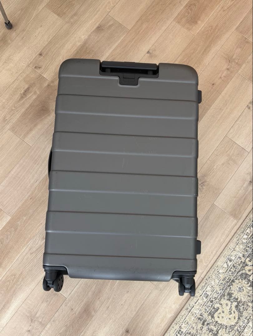 無印良品　バーを自由に調節できる　ハードキャリーケース（７５Ｌ）　グレー