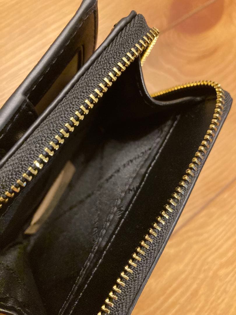 新品未使用MICHAEL KORS マイケルコース 二つ折り財布