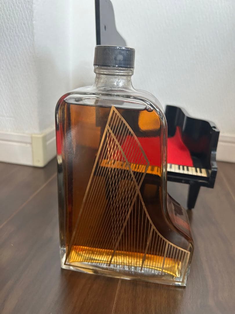 サントリー SUNTORY ローヤル ピアノ型ボトル 600ml43% 特級
