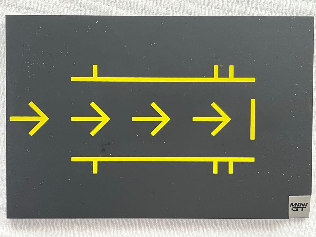 MINIGT ORACLE RedBull RACING MV1 限定版