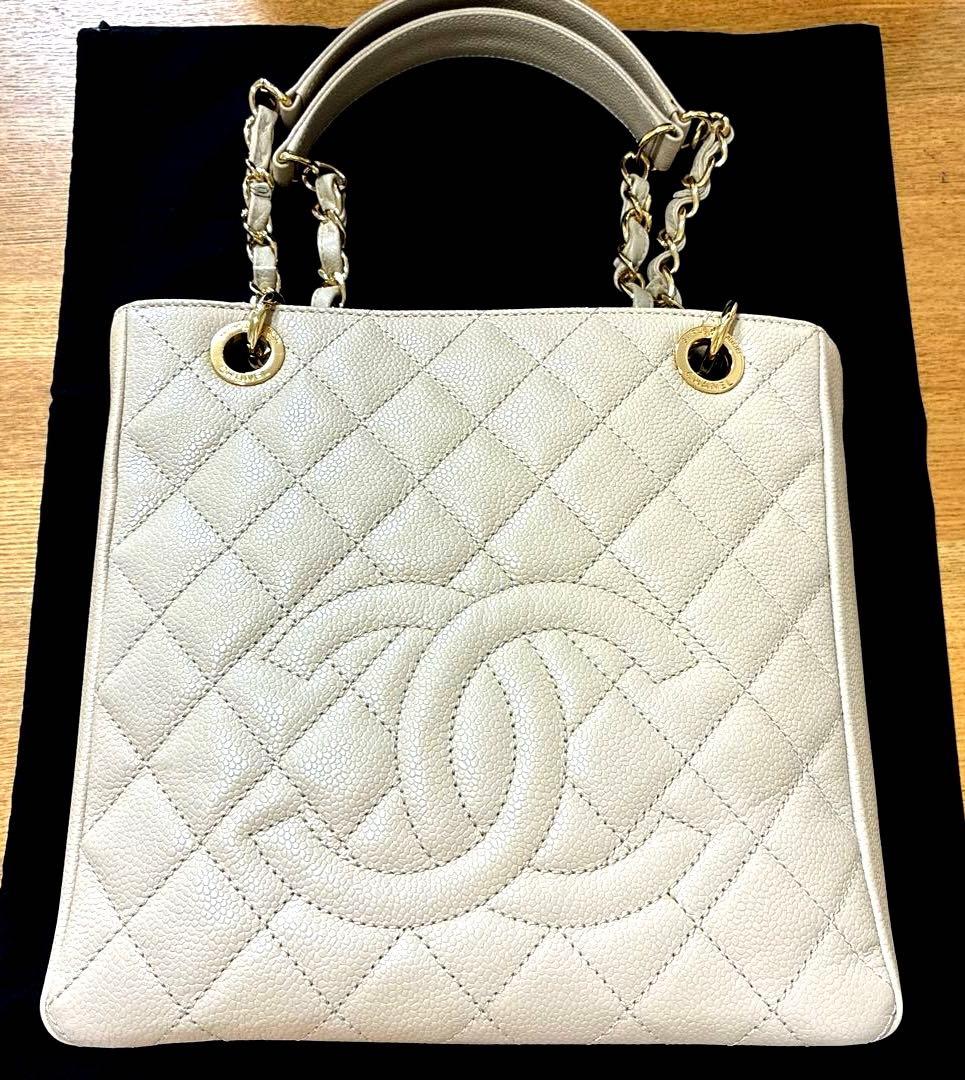 週末限定！CHANEL ショルダーバッグ ベージュ レザー キルティング CC