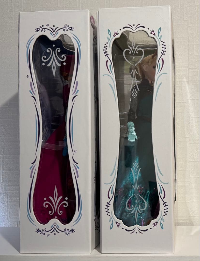 ディズニーストア アナと雪の女王 リミテッドドール アナ＆エルサ4体 日本未発売