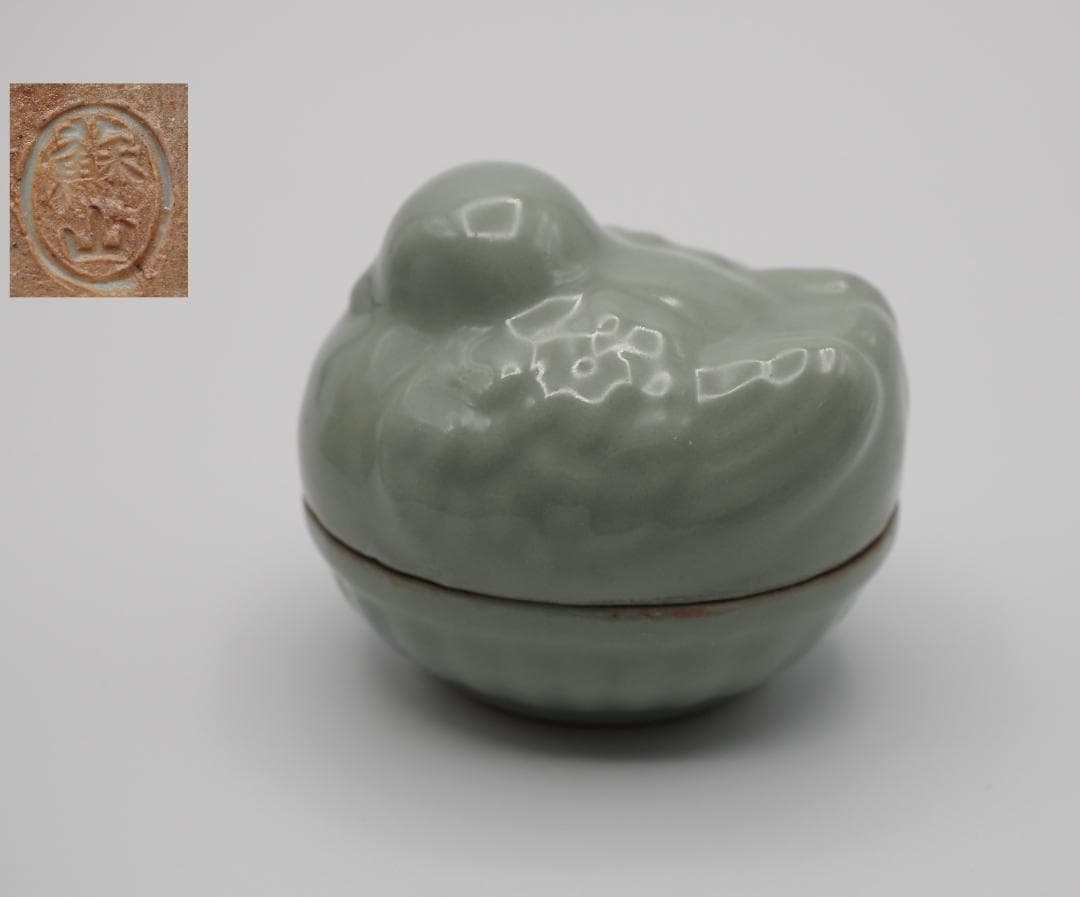 帝室技芸員 初代諏訪蘇山 青磁 鳩 香合 箱付