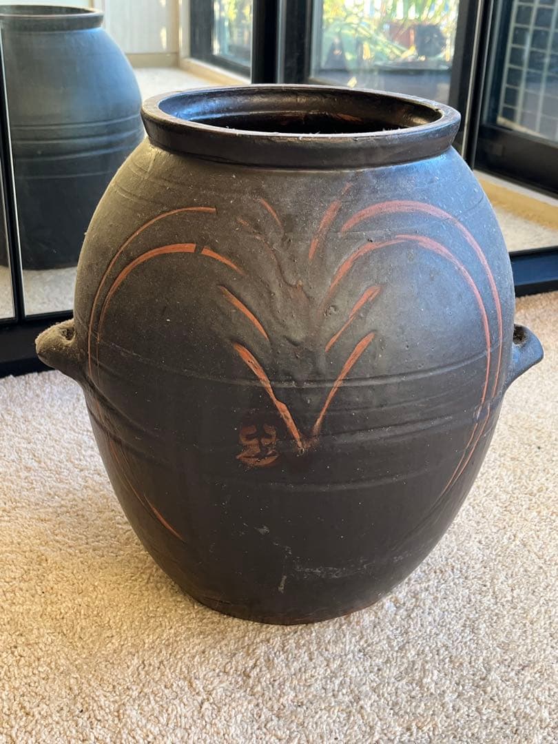 持ち手付き大壺￼