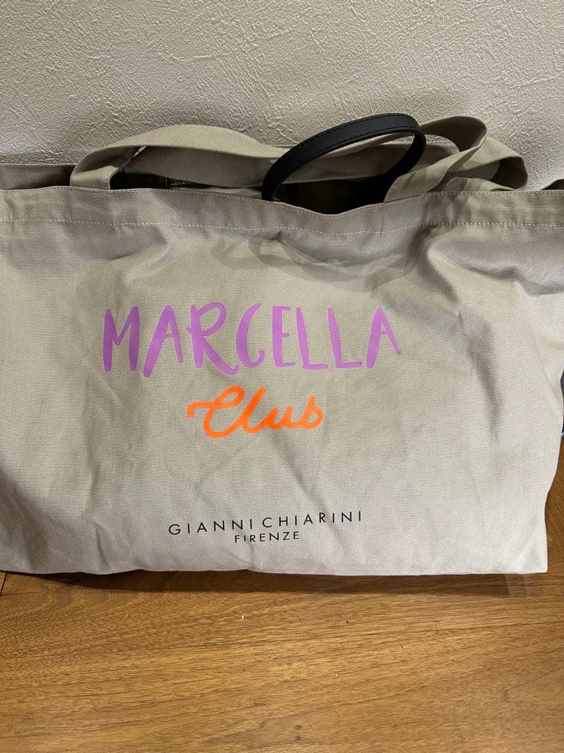 ジャンニキアリーニ　マルッチェラSサイズ　未使用　保存袋付き