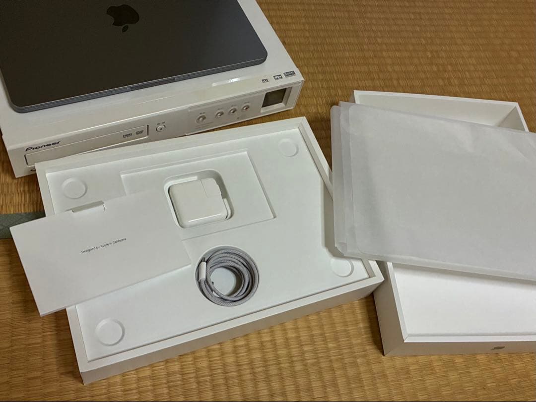 MacBookAir M2 8GB 256GB 13インチ　スペースグレー