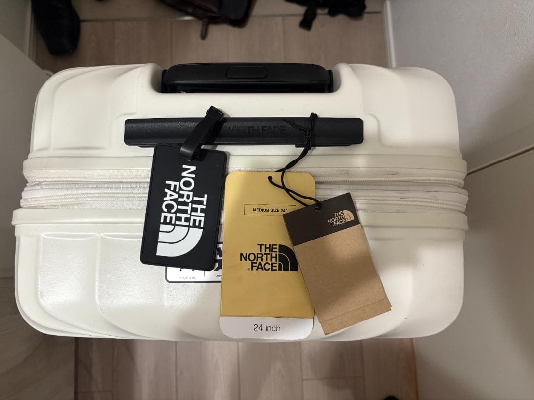 THE NORTH FACE 24インチ キャリーケース 新品 白