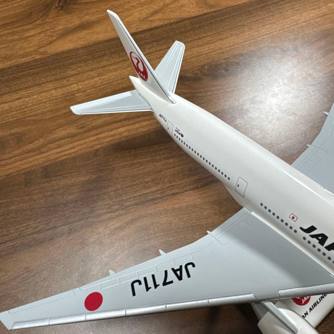 日本航空 Boeing 777-200 模型 1/200 スケール JALUX