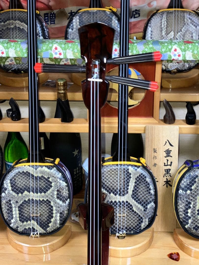 沖縄三線上質クルチ真壁型本皮一枚張りスンチ塗り期間限定出品