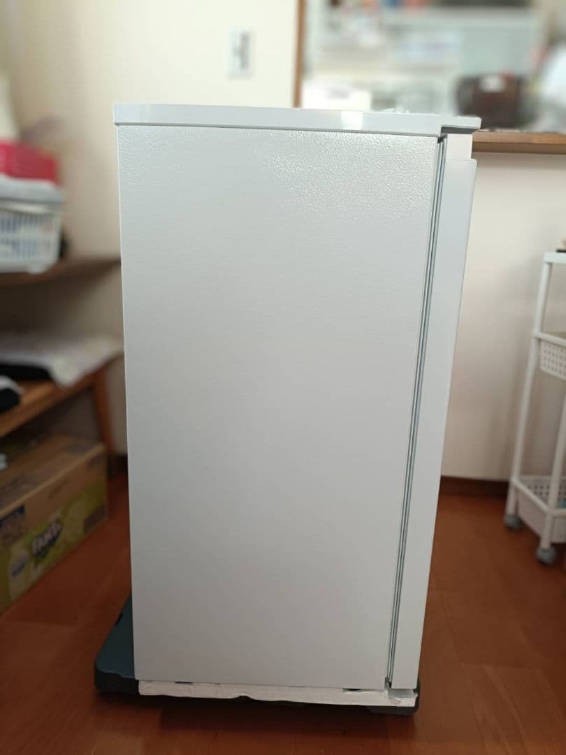 Hisense 縦型冷凍庫 ホワイト