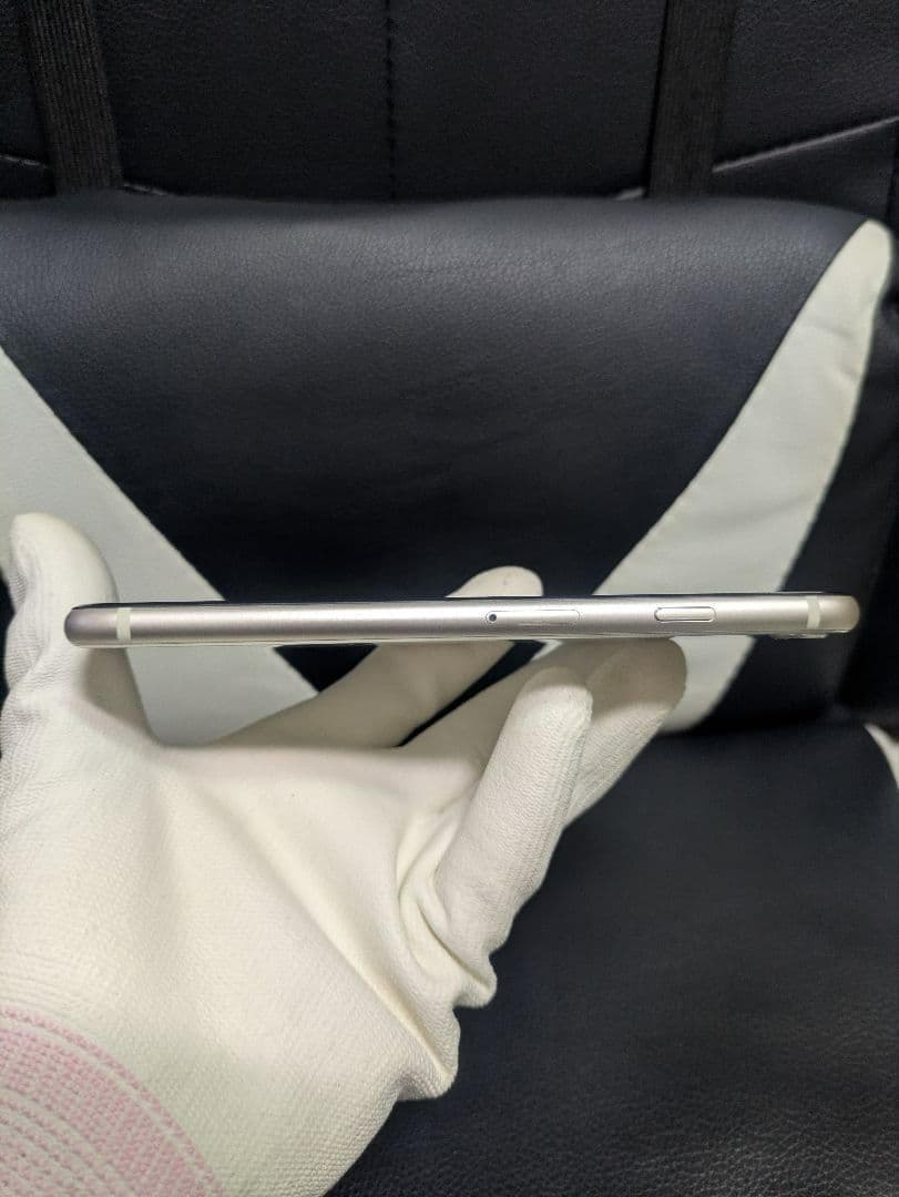 極美品　iPhone　SE 第3世代　128gb 白　SIMフリー　　48