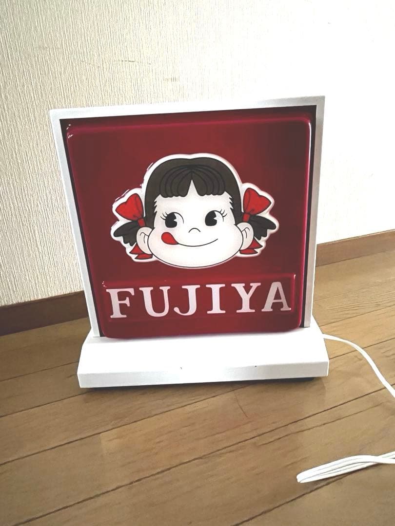 FUJIYA キャラクター看板