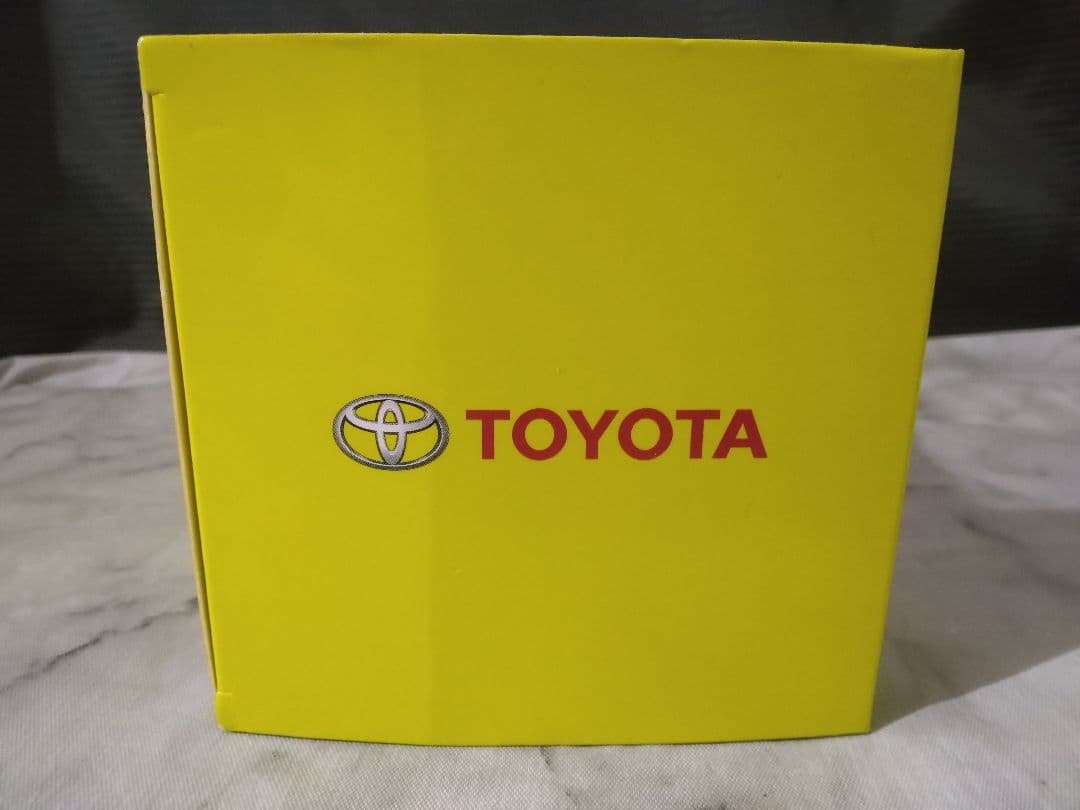 カラーサンプル　シエンタ　ホワイトパールクリスタルシャイン